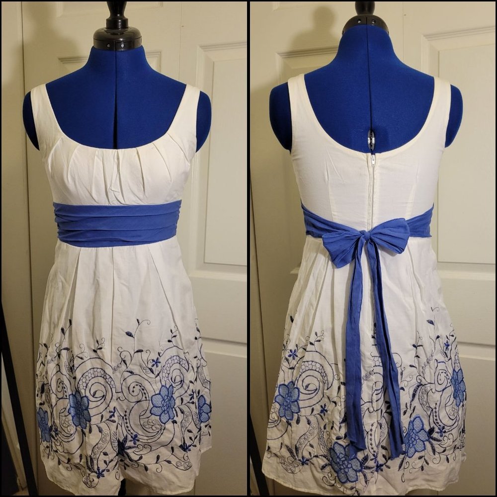 Vintage City Triangles Sun Dress White & Light Blue Size 3 Juniors